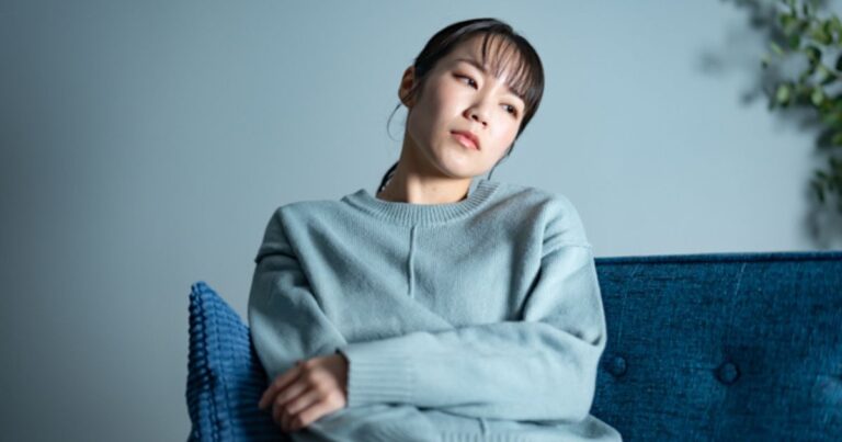 「虚無感」とは？意味や原因、対処法、恋愛における虚無感を簡単解説！ | yururi