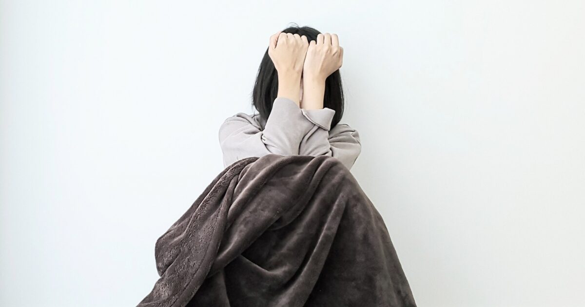 自己嫌悪とは?自己嫌悪に陥る原因やストレスが溜まらないための克服方法! | yururi